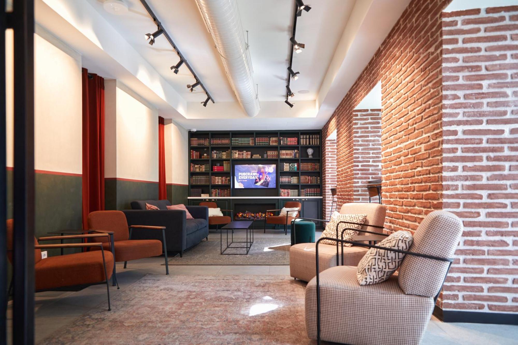 Latroupe Prado Hostel Madrid Kültér fotó
