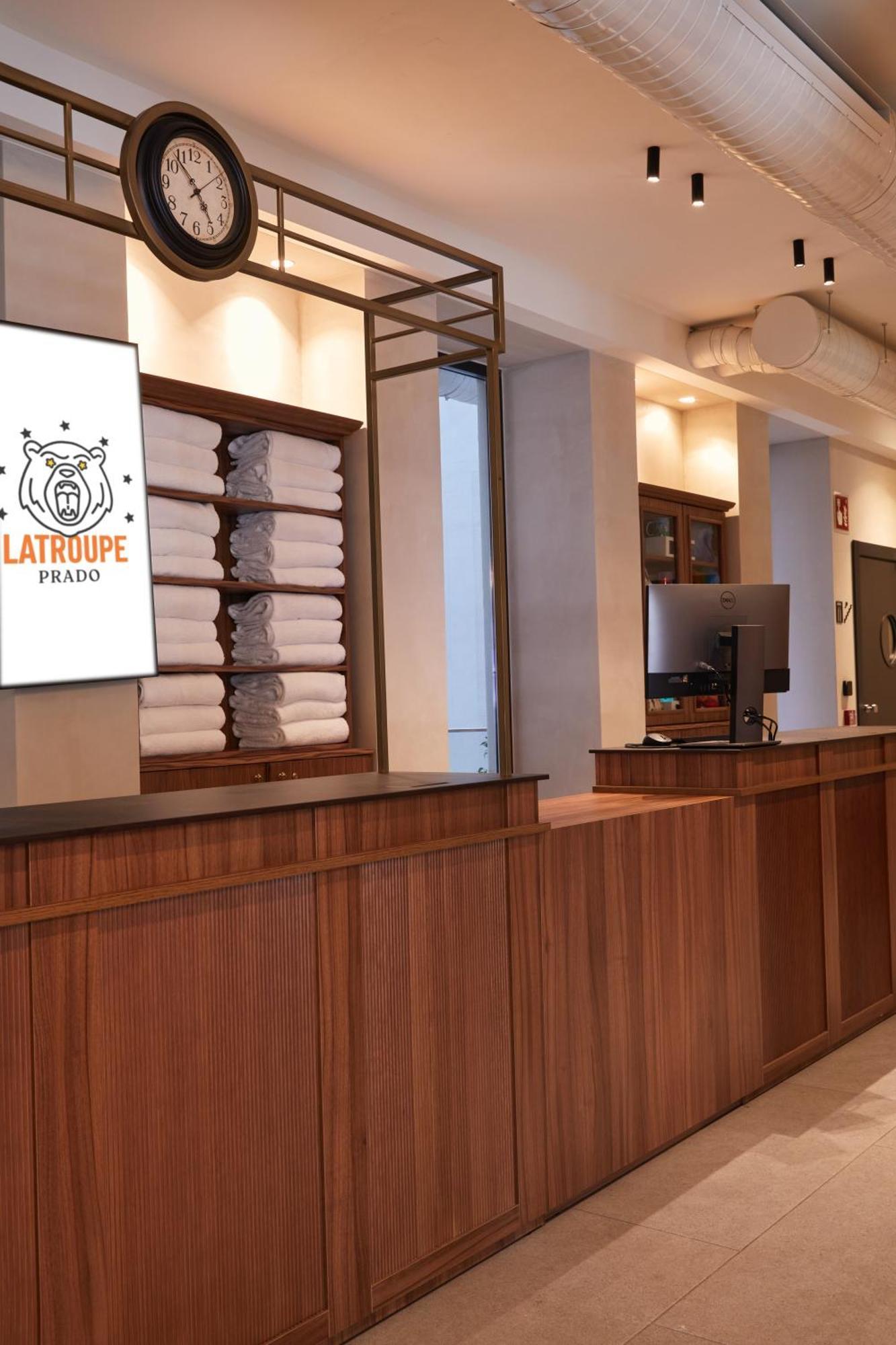 Latroupe Prado Hostel Madrid Kültér fotó
