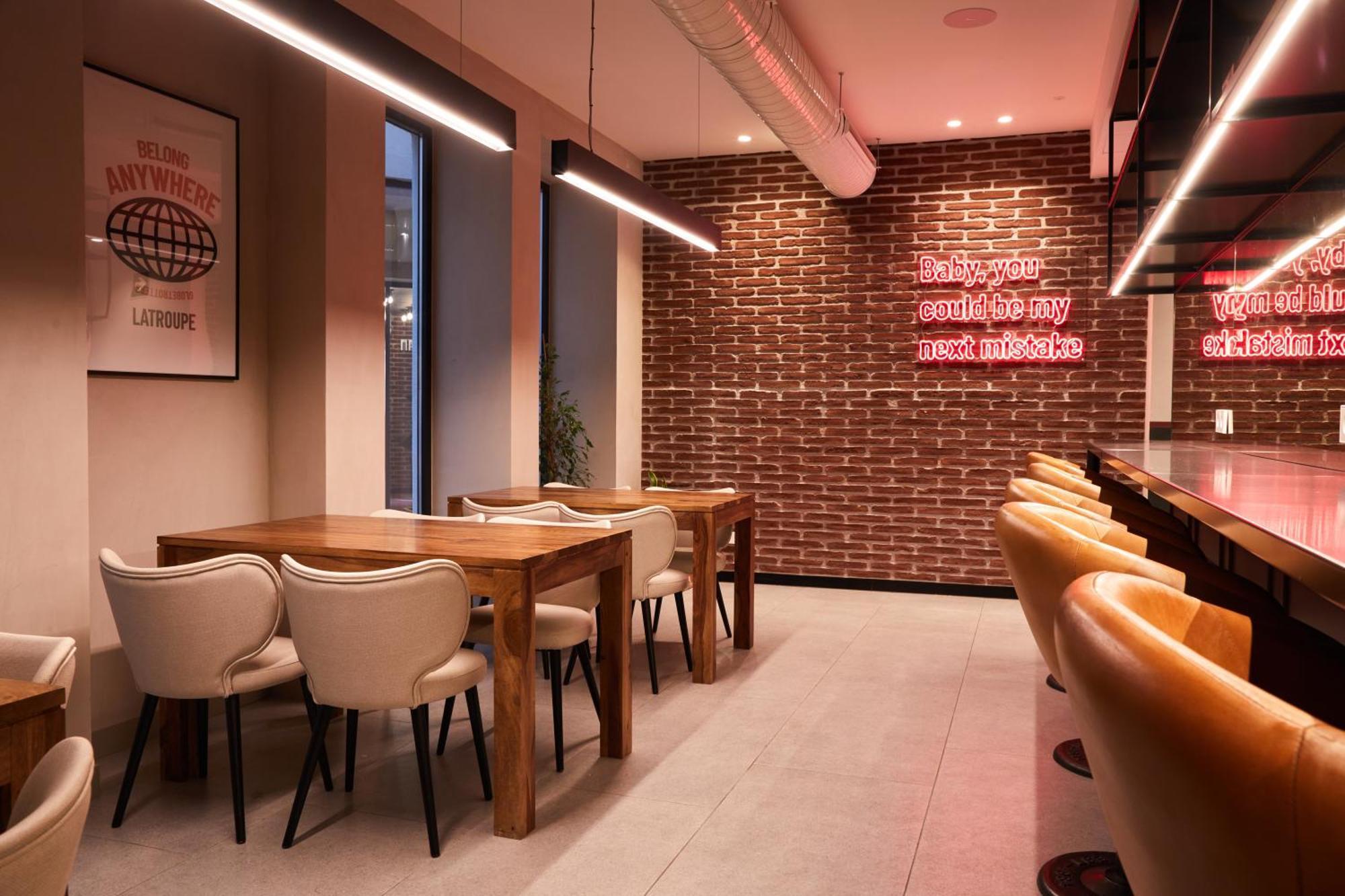 Latroupe Prado Hostel Madrid Kültér fotó