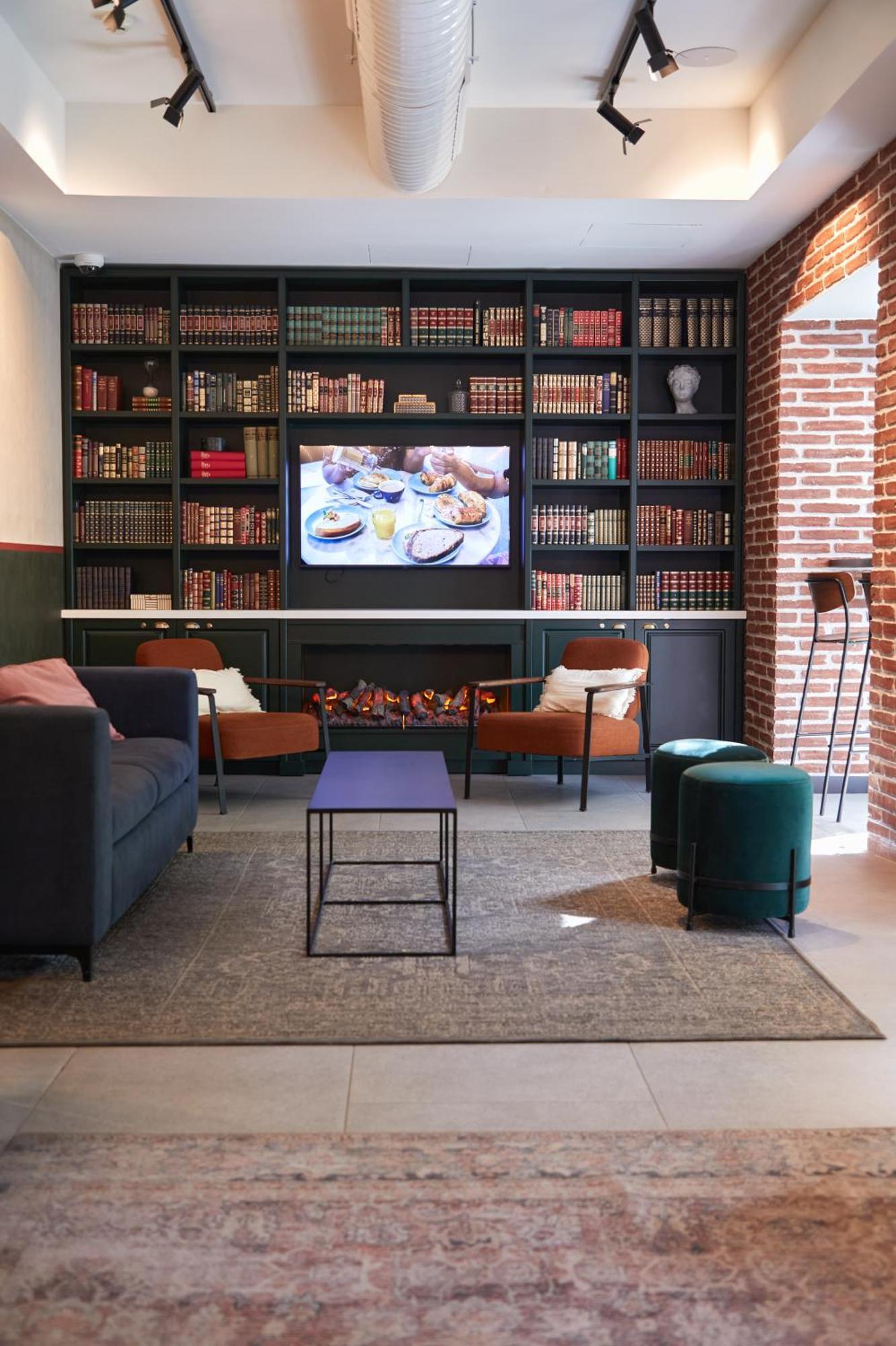 Latroupe Prado Hostel Madrid Kültér fotó