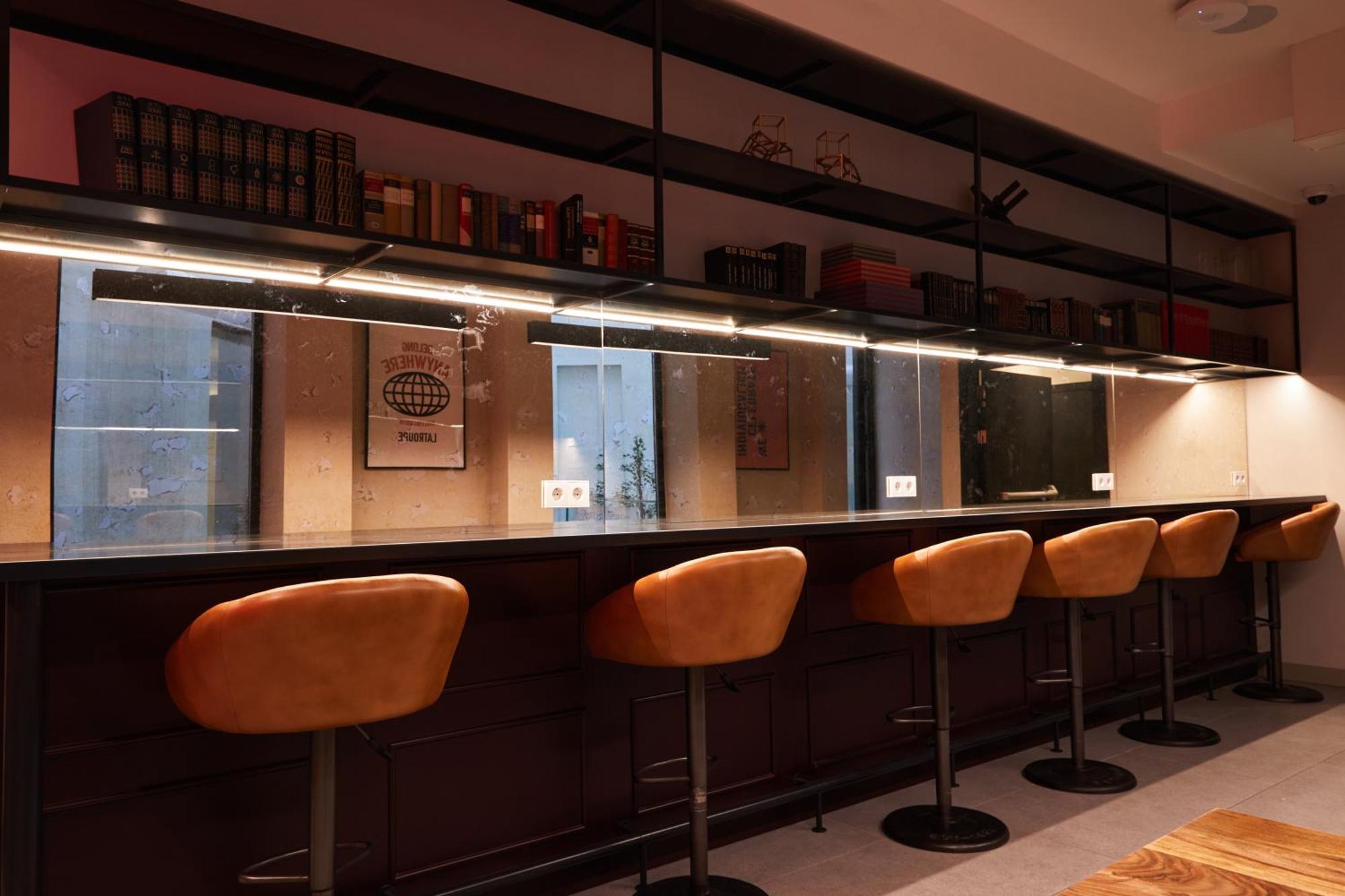 Latroupe Prado Hostel Madrid Kültér fotó