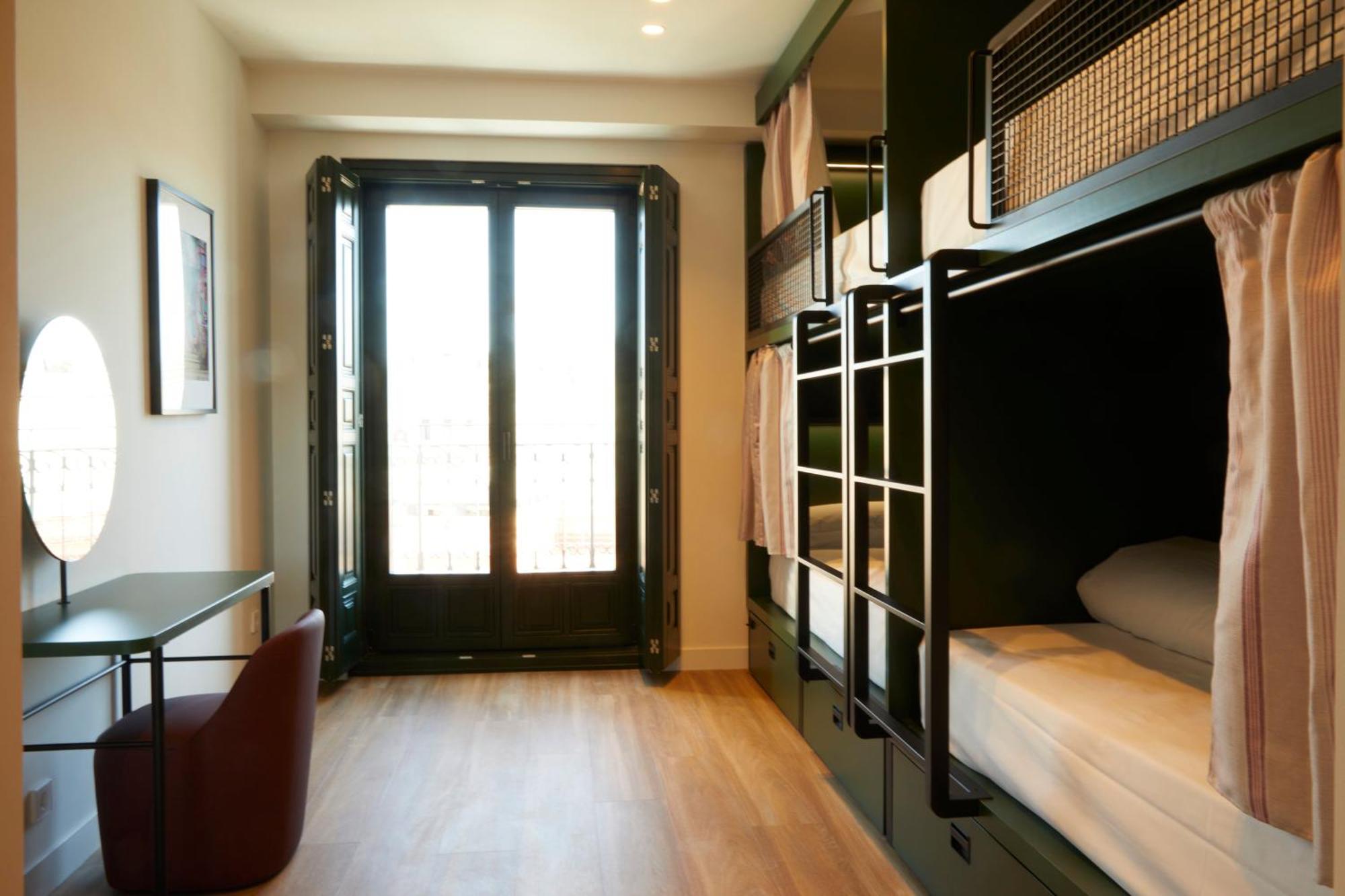 Latroupe Prado Hostel Madrid Kültér fotó